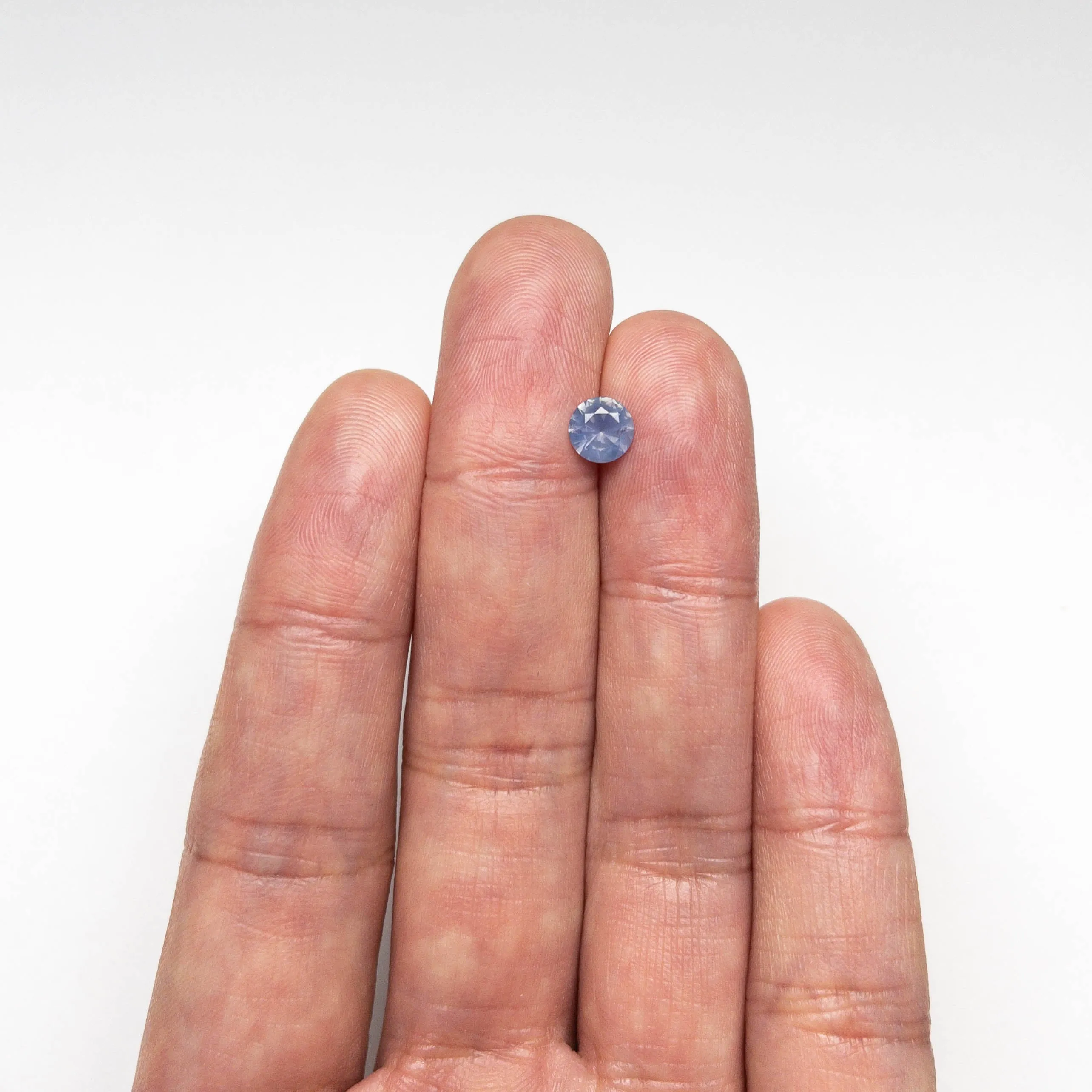 0.88ct 6.01x5.98x3.61mm Round Brilliant Sapphire 23784-01