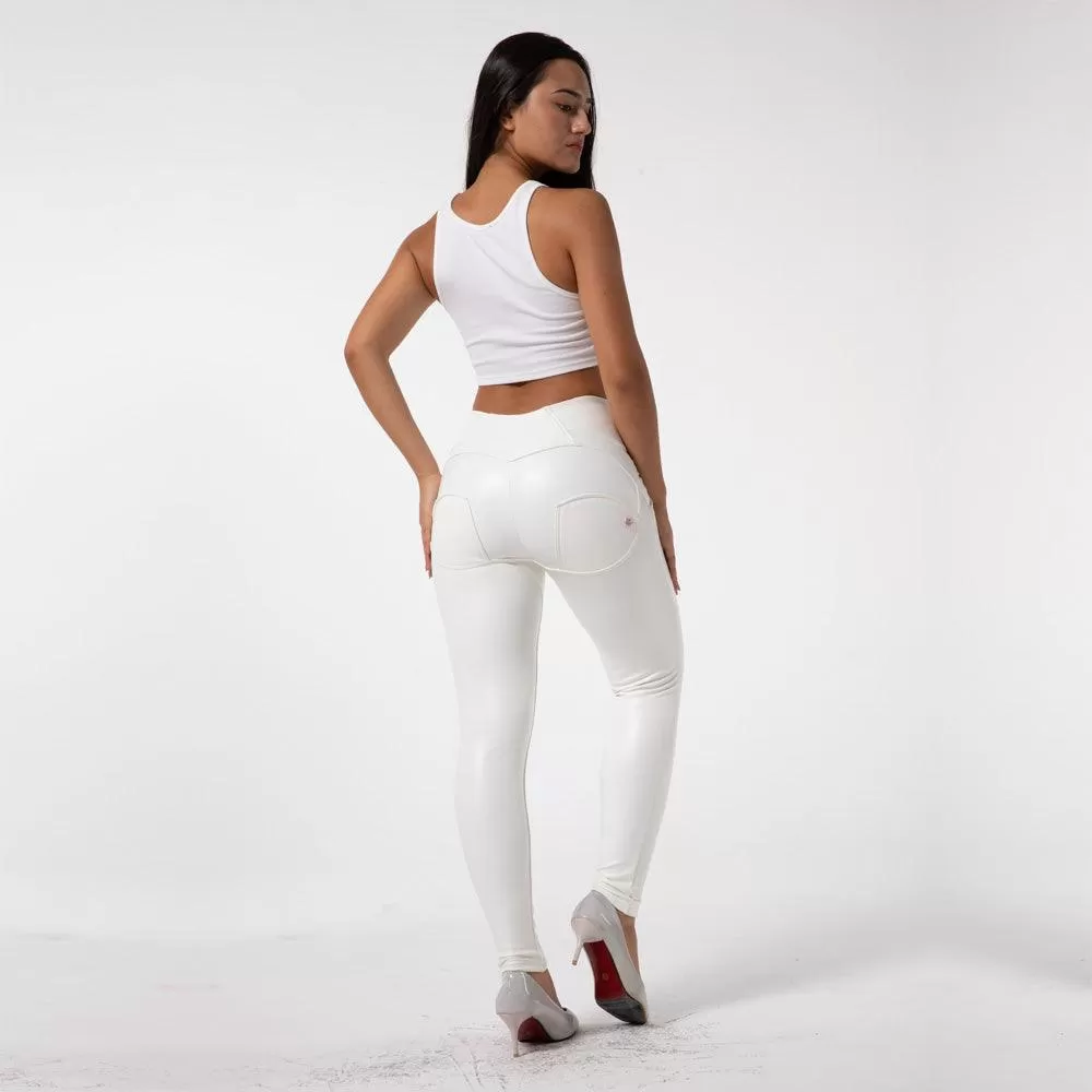 High-Waisted White Faux Leather Skinny Pants - Leather Look Fashion Leggings with Booty Lift Effect